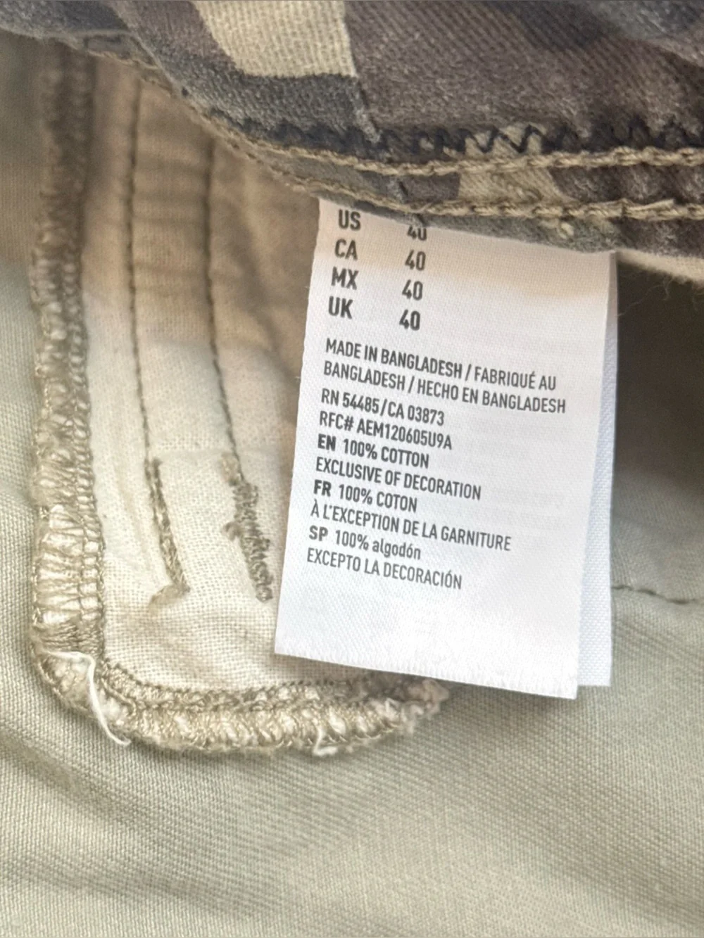 American Eagle Outfitters Beige and Olive Long Cargo Shorts Y2K Baggy 23” 40w - Picture 3 of 10